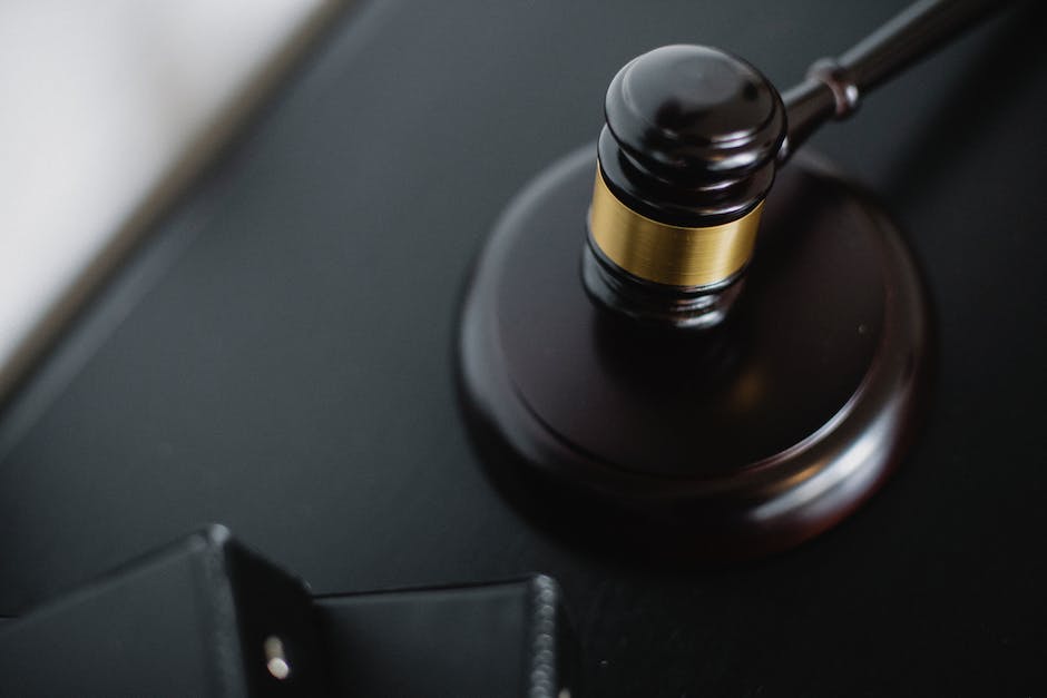 Rola kancelarii adwokackiej w systemie prawym: Jak adwokaci i prawnicy wpływają na sprawiedliwość i ochronę praw obywateli?