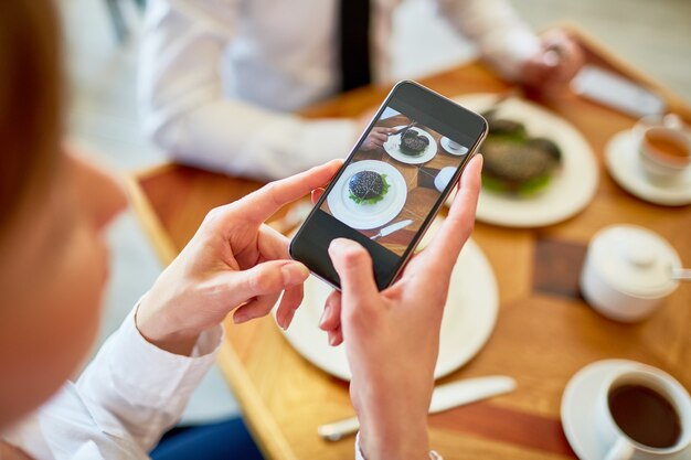 Jak aplikacje lojalnościowe zmieniają oblicze gastronomii?