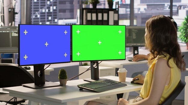 Jak wybrać idealny ekran do pracy i rozrywki?